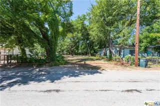 image 1 for 1110 E Crockett Street Lots And Land $45,000