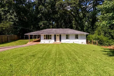 Photo for Rhonda Lewis, Listing Agent at HomeSmart