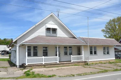Photo for Linda Schroering, Listing Agent at SCHROERING REALTY