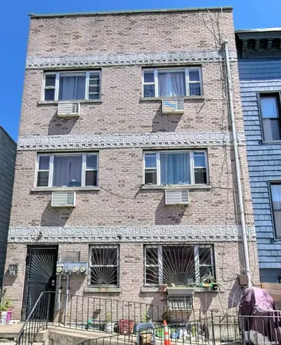 Photo for Rayquan Royer, Listing Agent at Fave Realty Inc