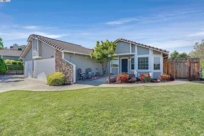 Photo for Cynthia Dake, Listing Agent at Keller Williams Tri-Valley
