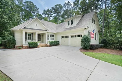 Photo for Lisa Holzemer, Listing Agent at Homesmart Realty Partners