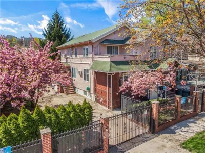 Photo for Victoria Fridman, Listing Agent at Douglas Elliman Real Estate