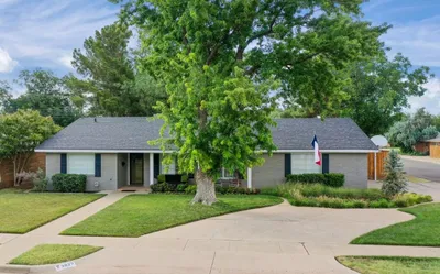 Photo for Melanie Reyes, Listing Agent at Texas Home and Land Connection LLC