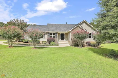 Photo for Linda Anderson, Listing Agent at Murray Company, Realtors