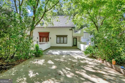 Photo for Rhonda Lewis, Listing Agent at HomeSmart