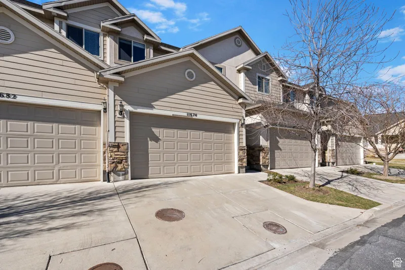 11674 S SHADOW VIEW LN Residential $549,900 — Listed by Jennifer Corbin ...